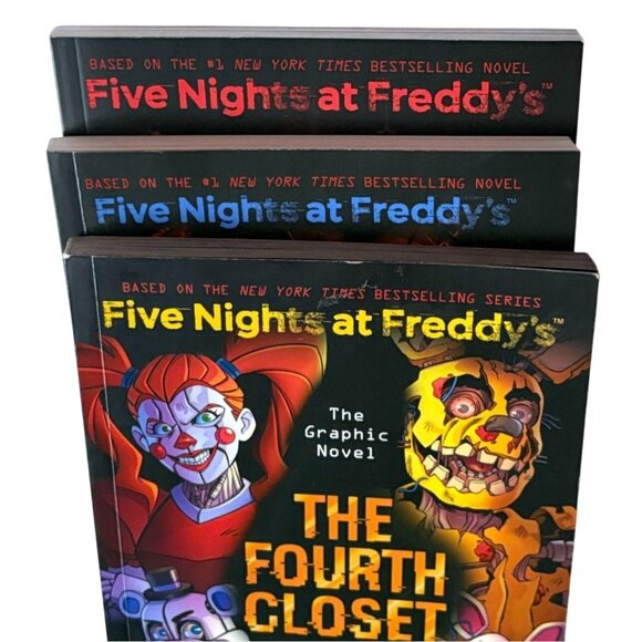 Five Night At Freddy's Scott Cawthon Graphic Novels-3 Book Set-GUC - Picture 4 of 4